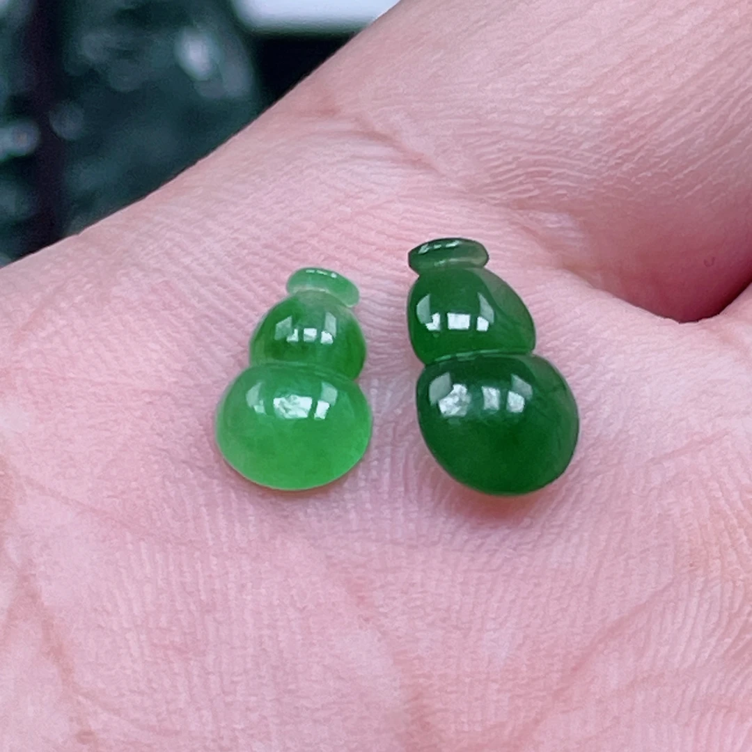 T061缅甸翡翠A货满绿葫芦戒面一对阳绿辣绿满色翡翠色冰种细腻