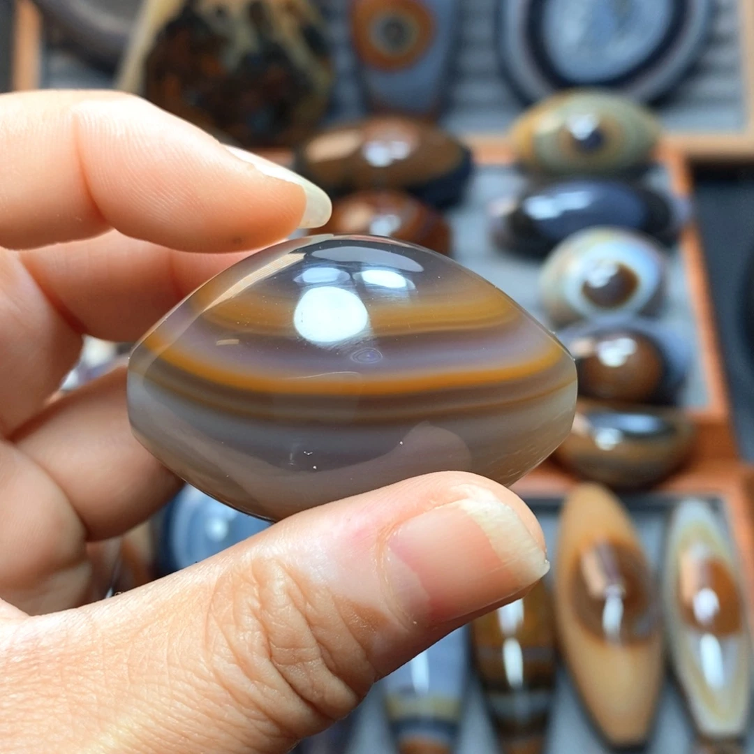 玛瑙/玉髓未镶嵌珠宝奇石