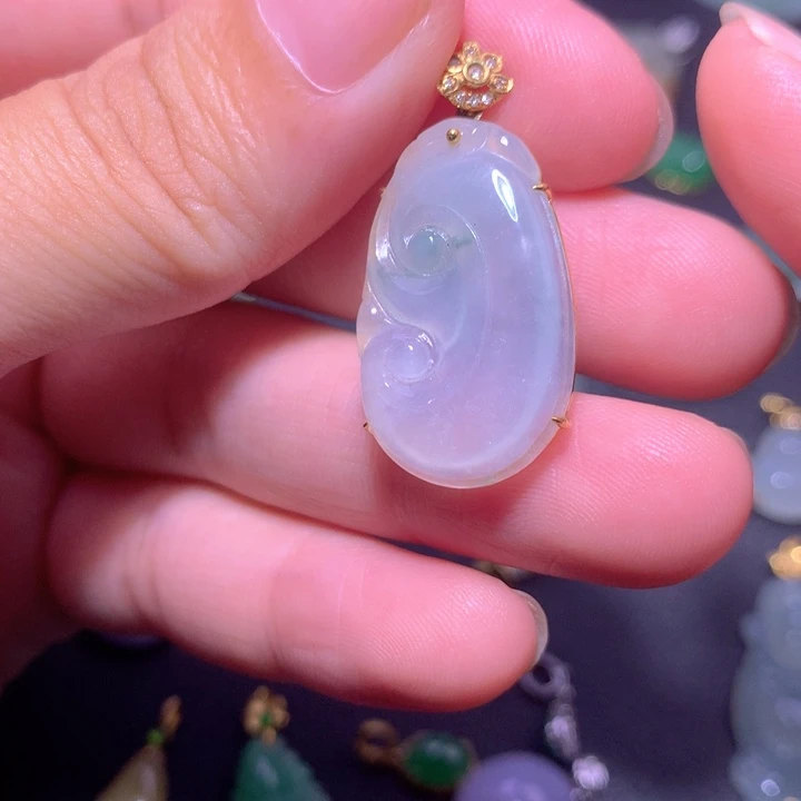 颈饰18K金镶嵌翡翠翡翠