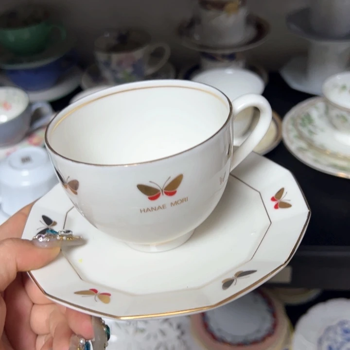 盖碗瓷器直播放漏中