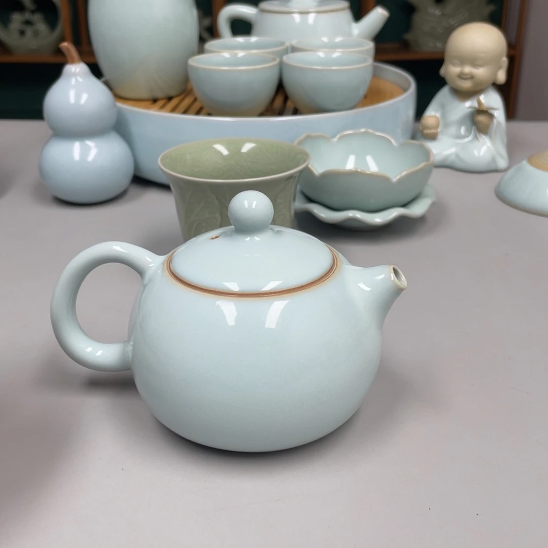 颜***某瓷天青色瑕张君老师西施壶
