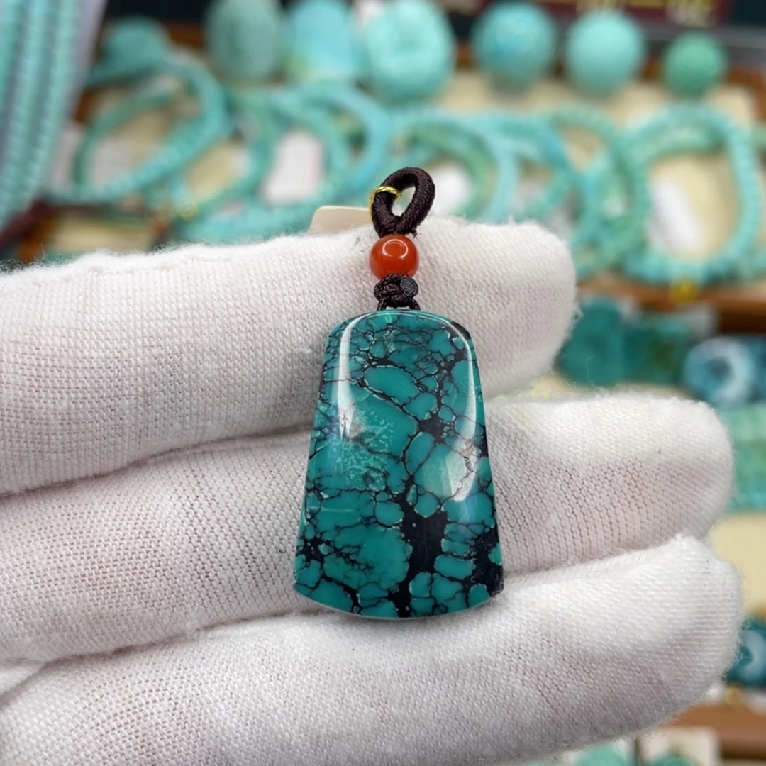 绿松石未镶嵌颈饰