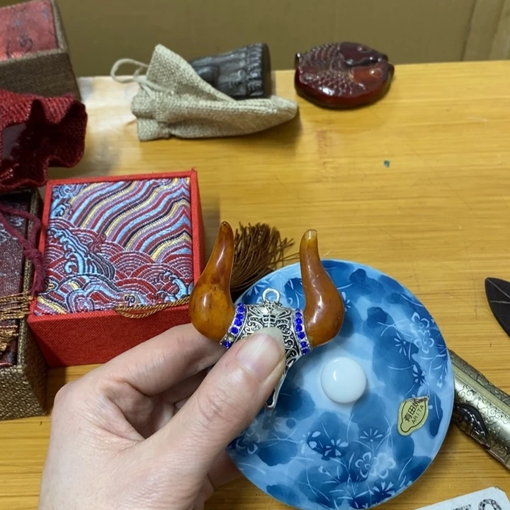 摆件中古工艺品一件