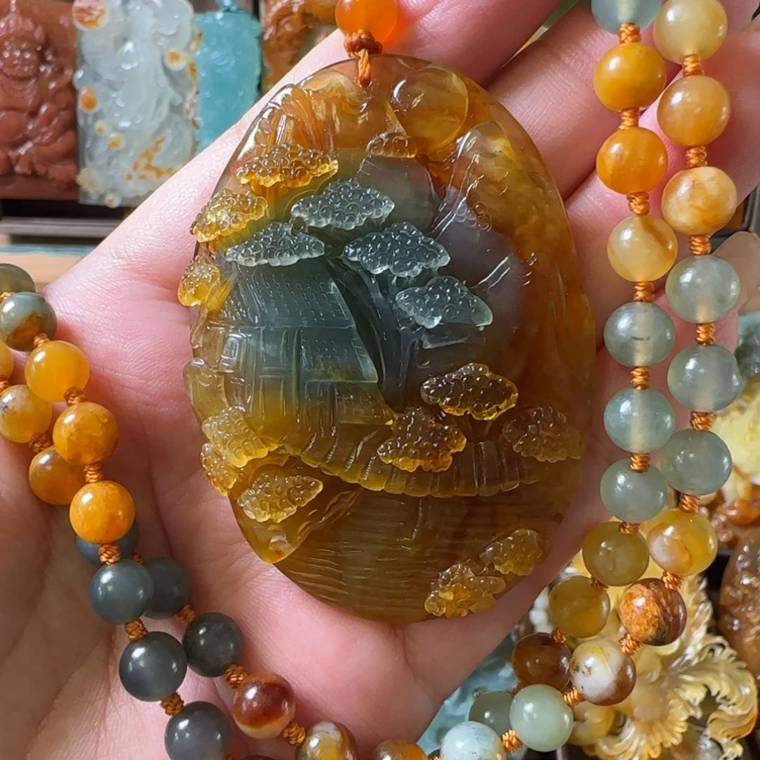 岫玉未镶嵌颈饰山水