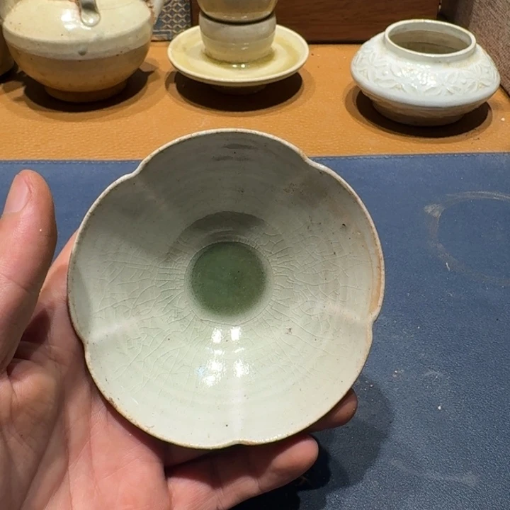 天***人瓷片漂亮的小瓷瓶子