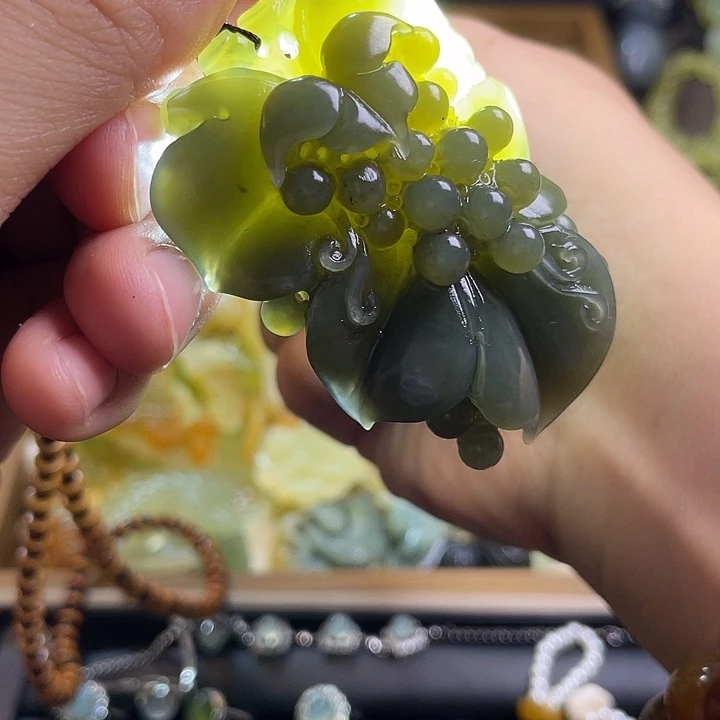 未镶嵌蛇纹石玉颈饰