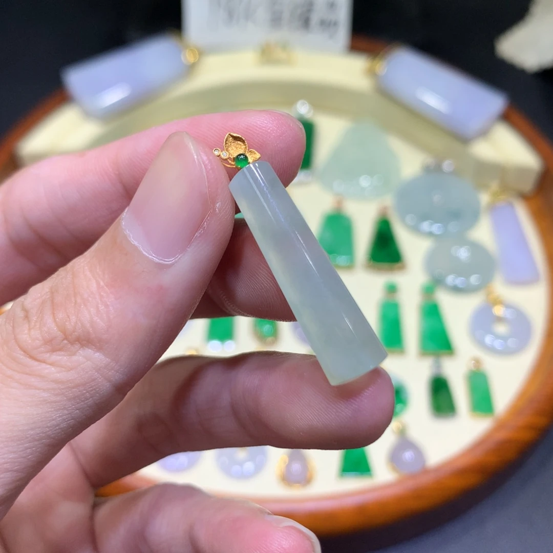 翡翠18K金镶嵌吊坠(不含链)