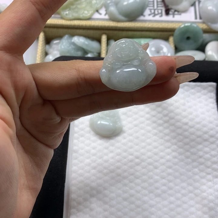 翡翠未镶嵌颈饰缅甸A货翡翠