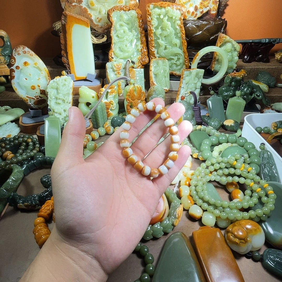 透闪石质玉未镶嵌珠宝奇石