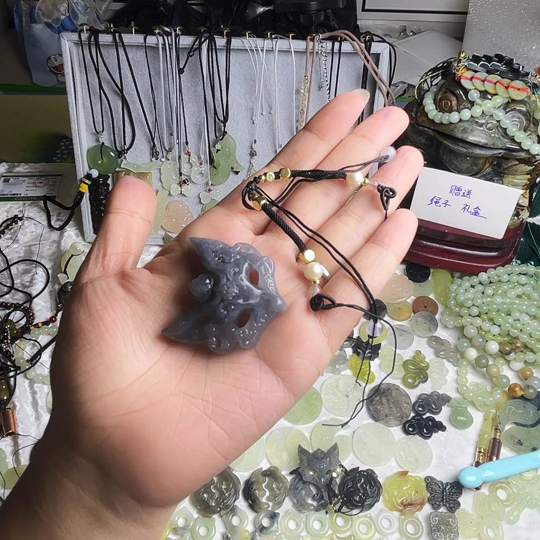 岫玉未镶嵌吊坠(赠链)