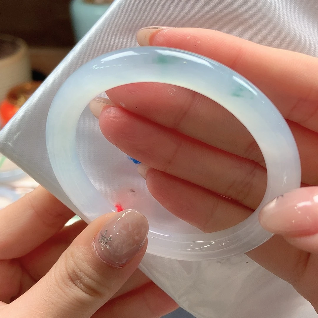 翡翠未镶嵌手镯冰润淡雅飘花57号