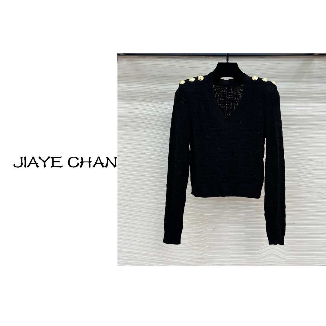 JIAYE CHAN设计感金属肩扣V领上衣