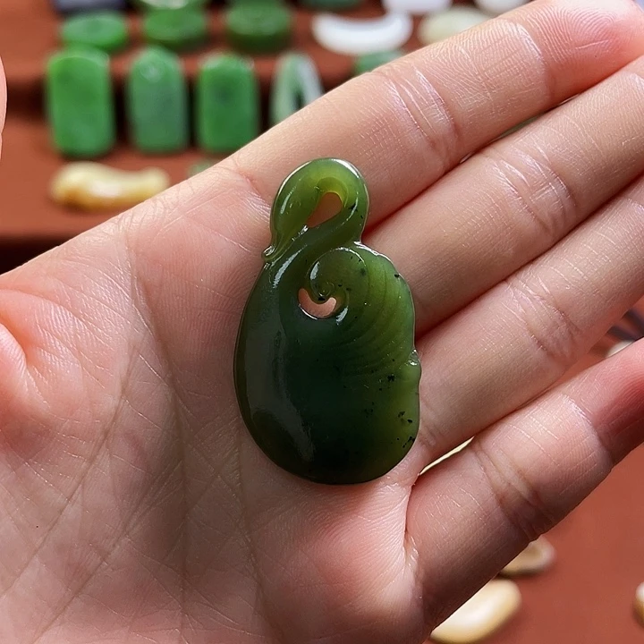 和田玉未镶嵌颈饰