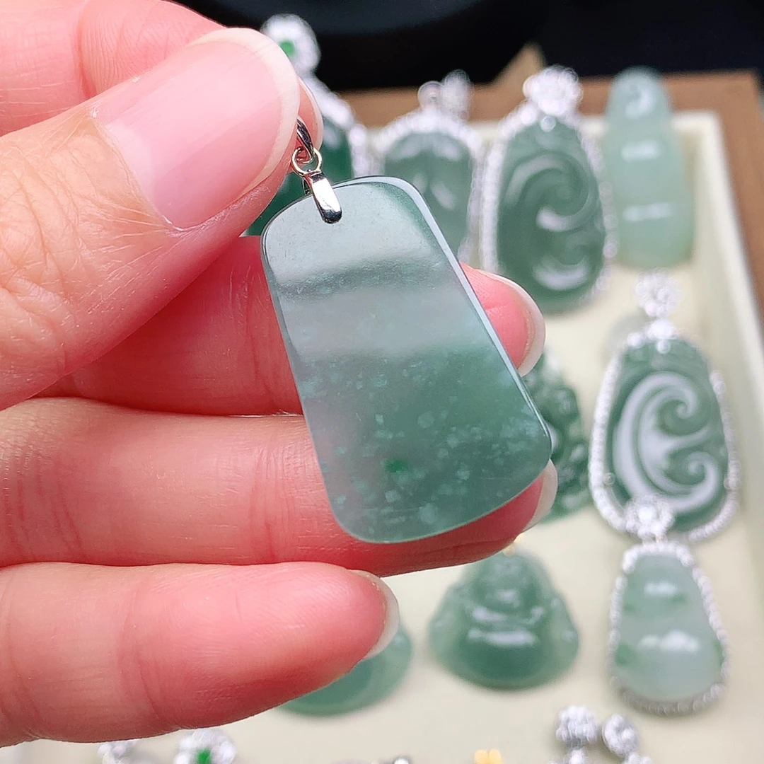 翡翠未镶嵌颈饰吊坠