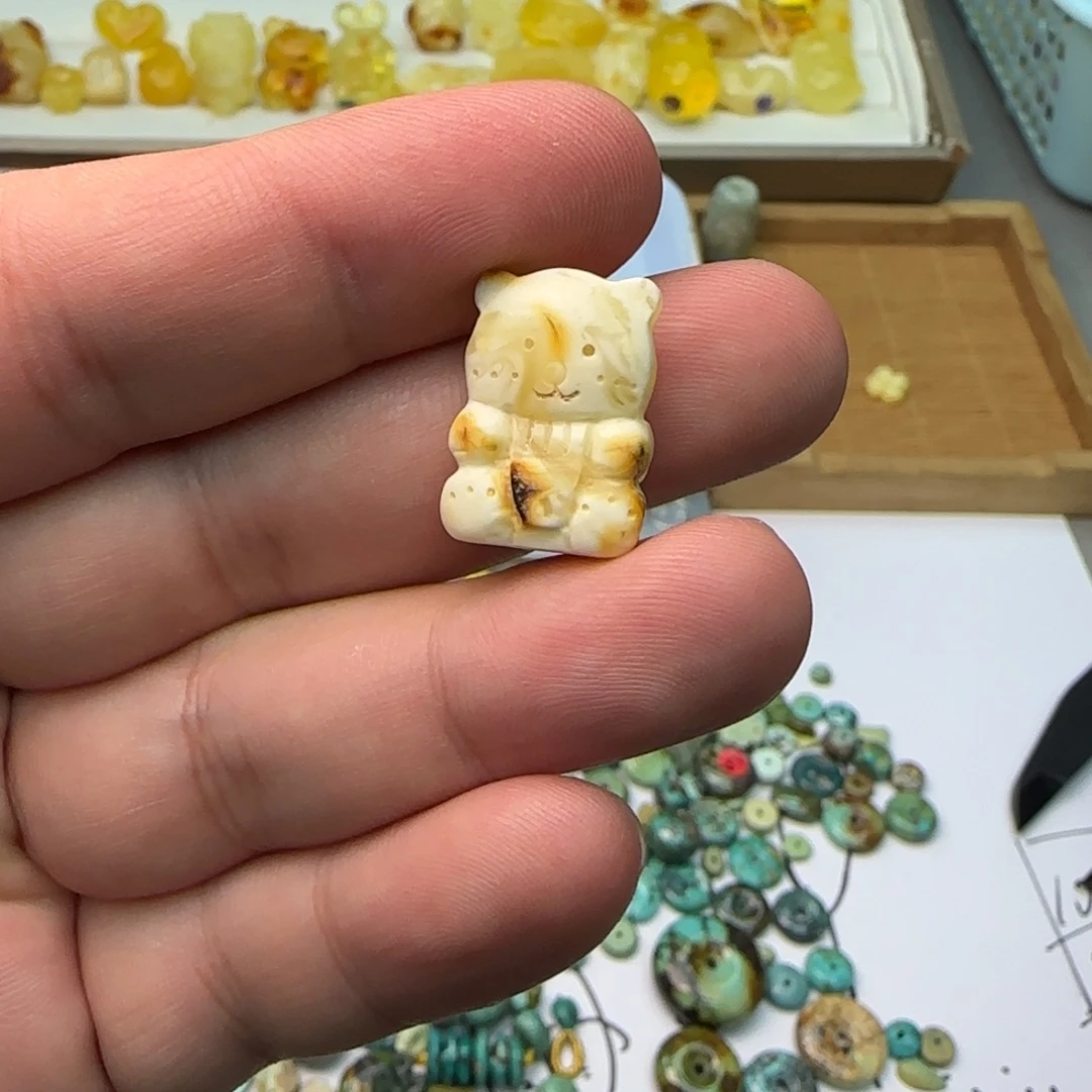 琥珀未镶嵌裸石1.14克