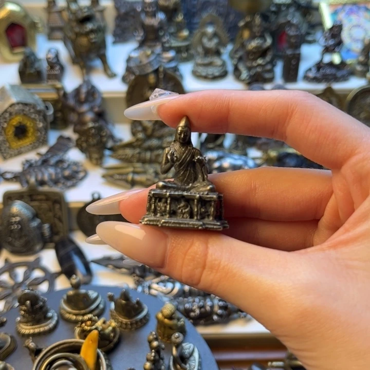 @***意泥塑闪价漏价一件