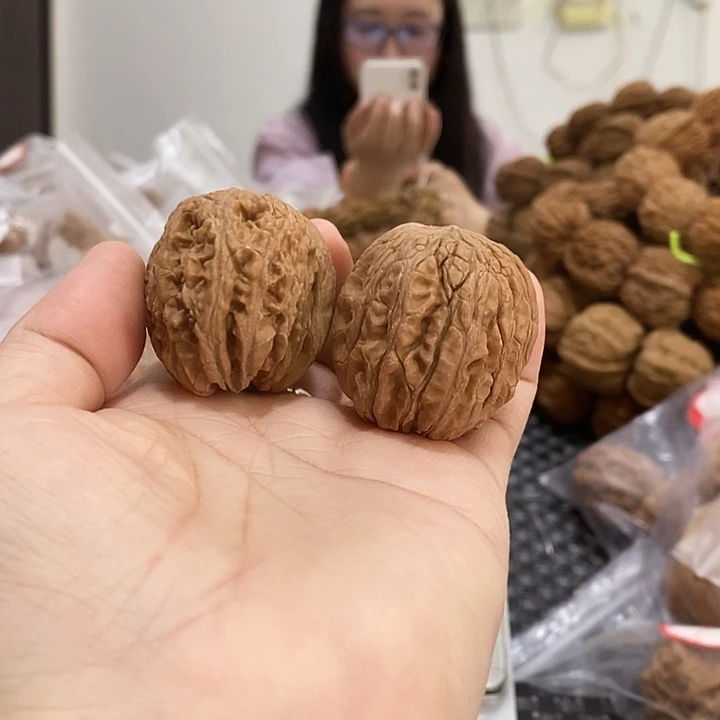 文玩核桃吊坠弥勒佛33小黄尖