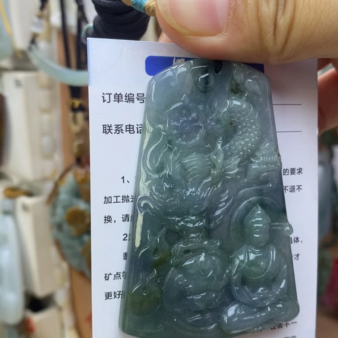 翡翠未镶嵌颈饰玉龙观音