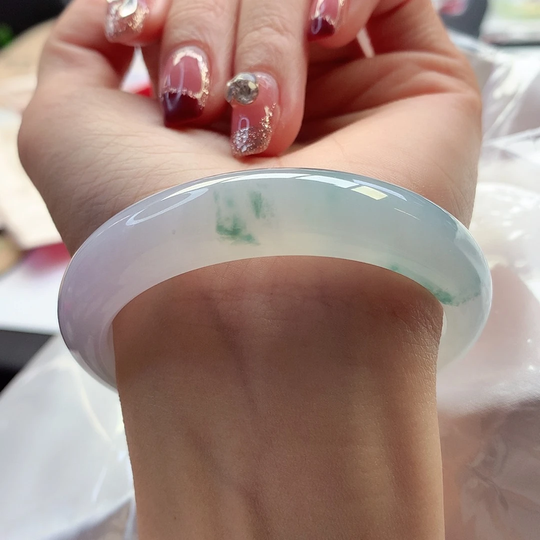 翡翠手镯未镶嵌54-55圈口粉春冰胶透小万战斗机