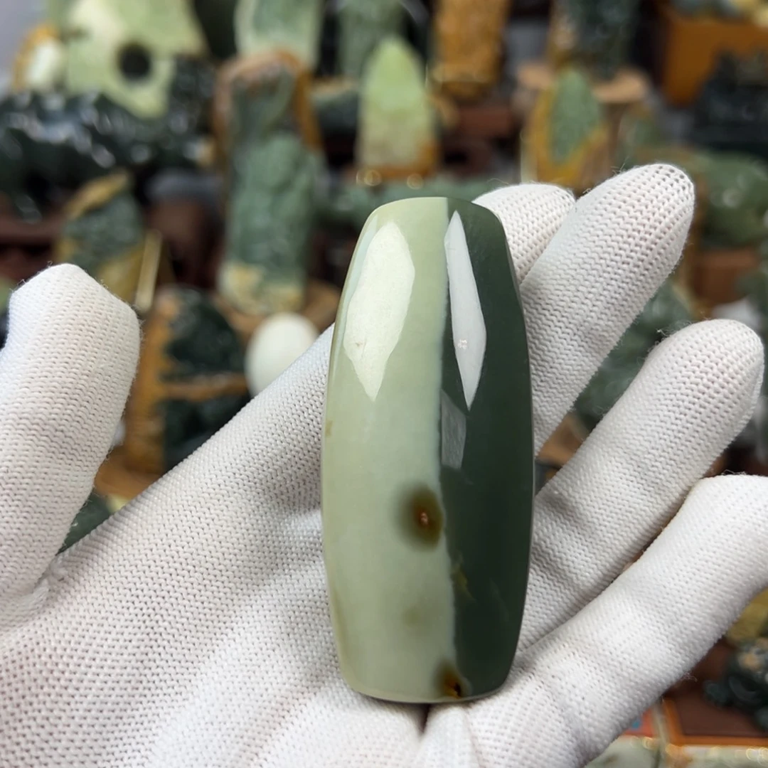 光***未镶嵌岫岩河磨玉（透闪石质玉）把件