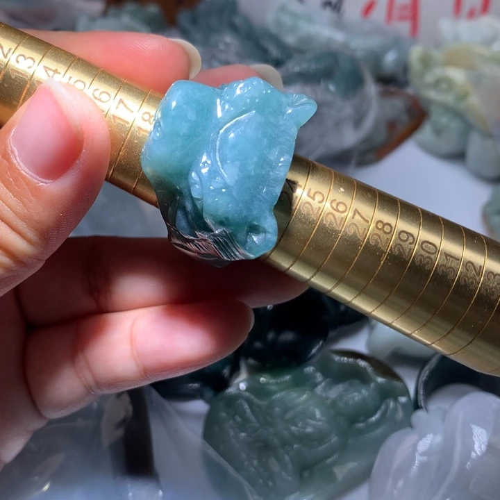 翡翠未镶嵌颈饰保真天然A货翡翠