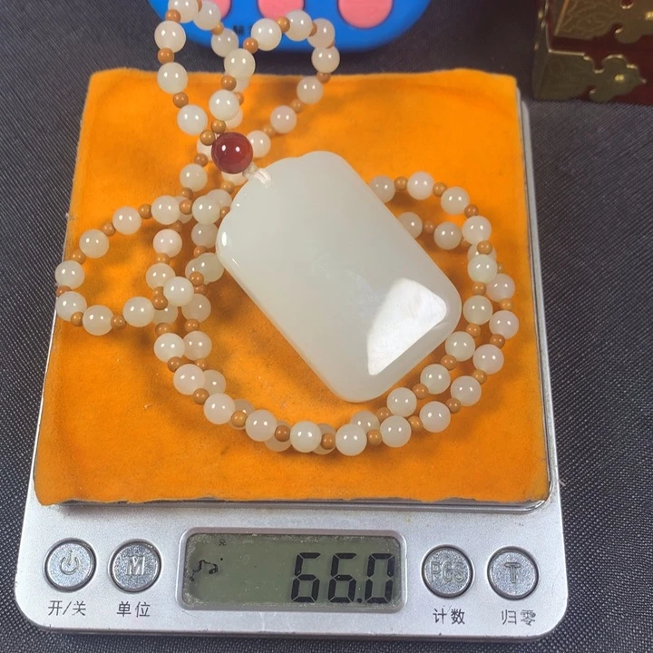 未镶嵌和田玉挂件王*王