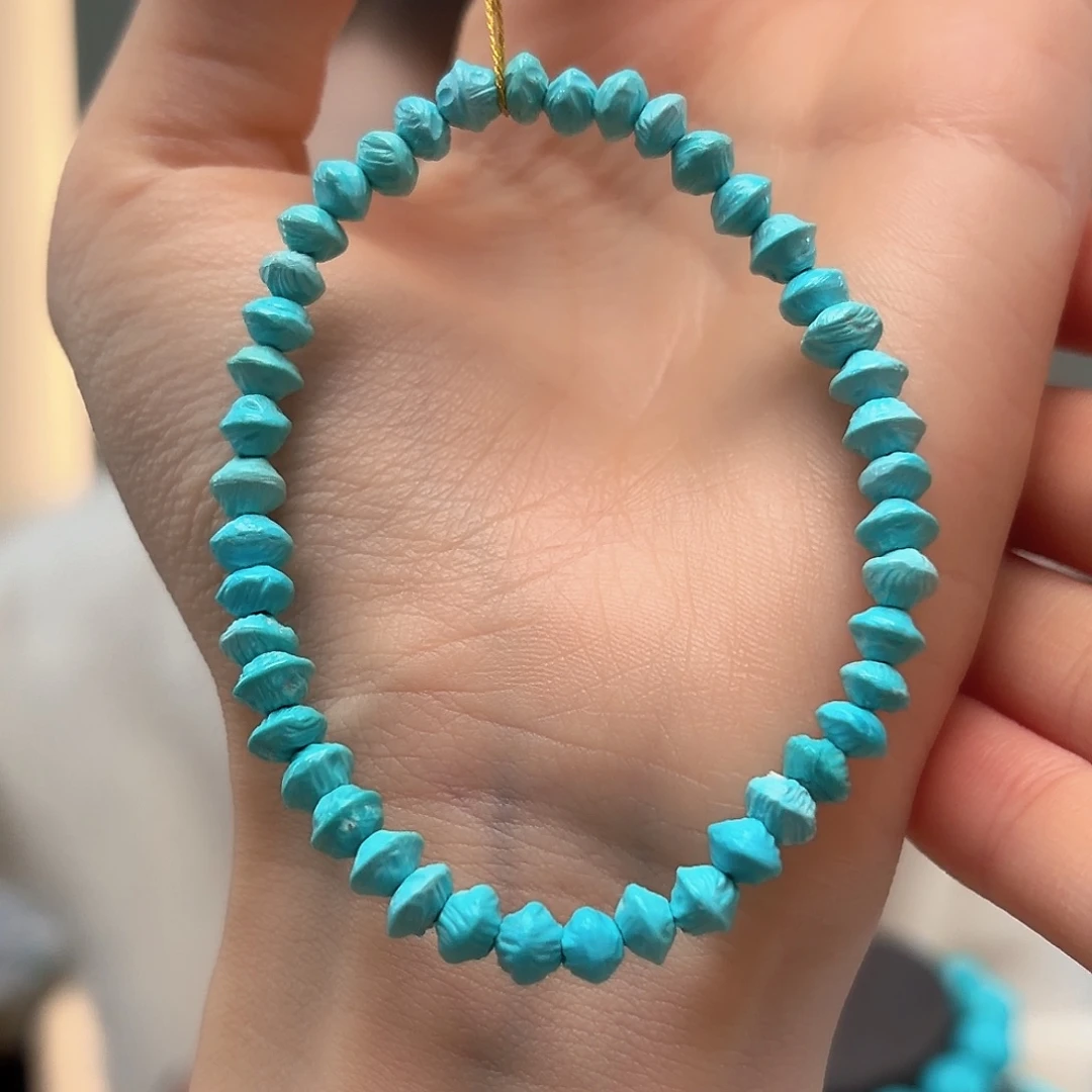 绿松石未镶嵌颈饰