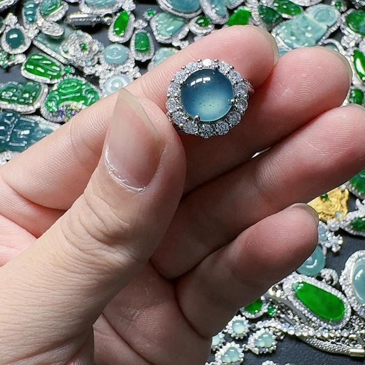 翡翠颈饰未镶嵌天然A货翡翠放漏