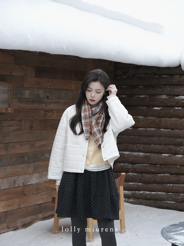 缪恩诗秋冬新品Winter x「布兰～」保暖圆领宽松型外套带丝巾极简风