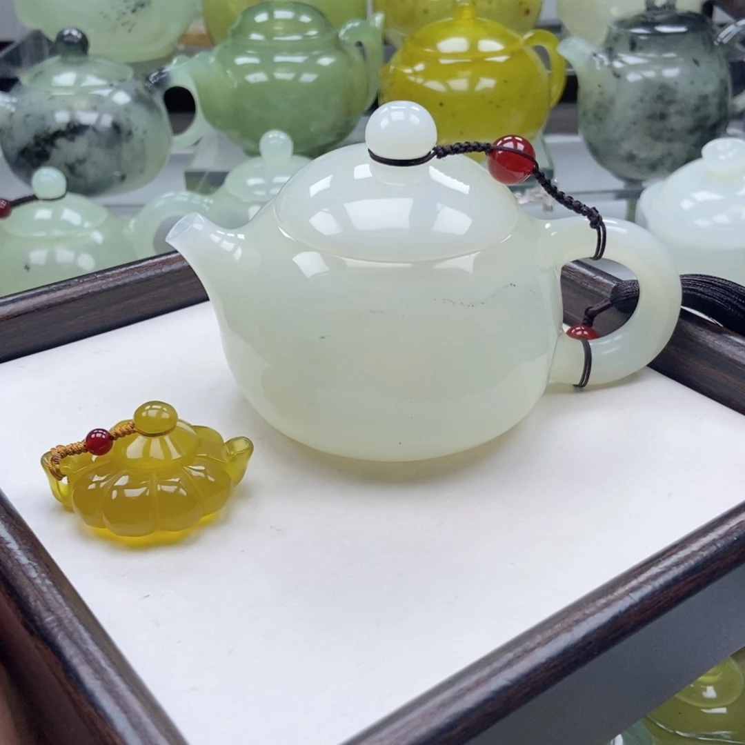 炽***晖蛇纹石玉未镶嵌壶