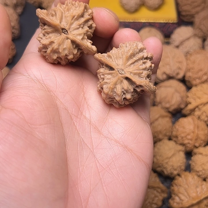 小***板吊坠文玩核桃桃心