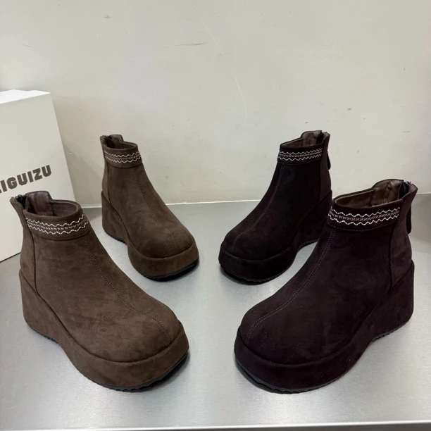 出新款厚底松糕坡跟圆头冬季加厚民族风时尚短靴底厚6公分