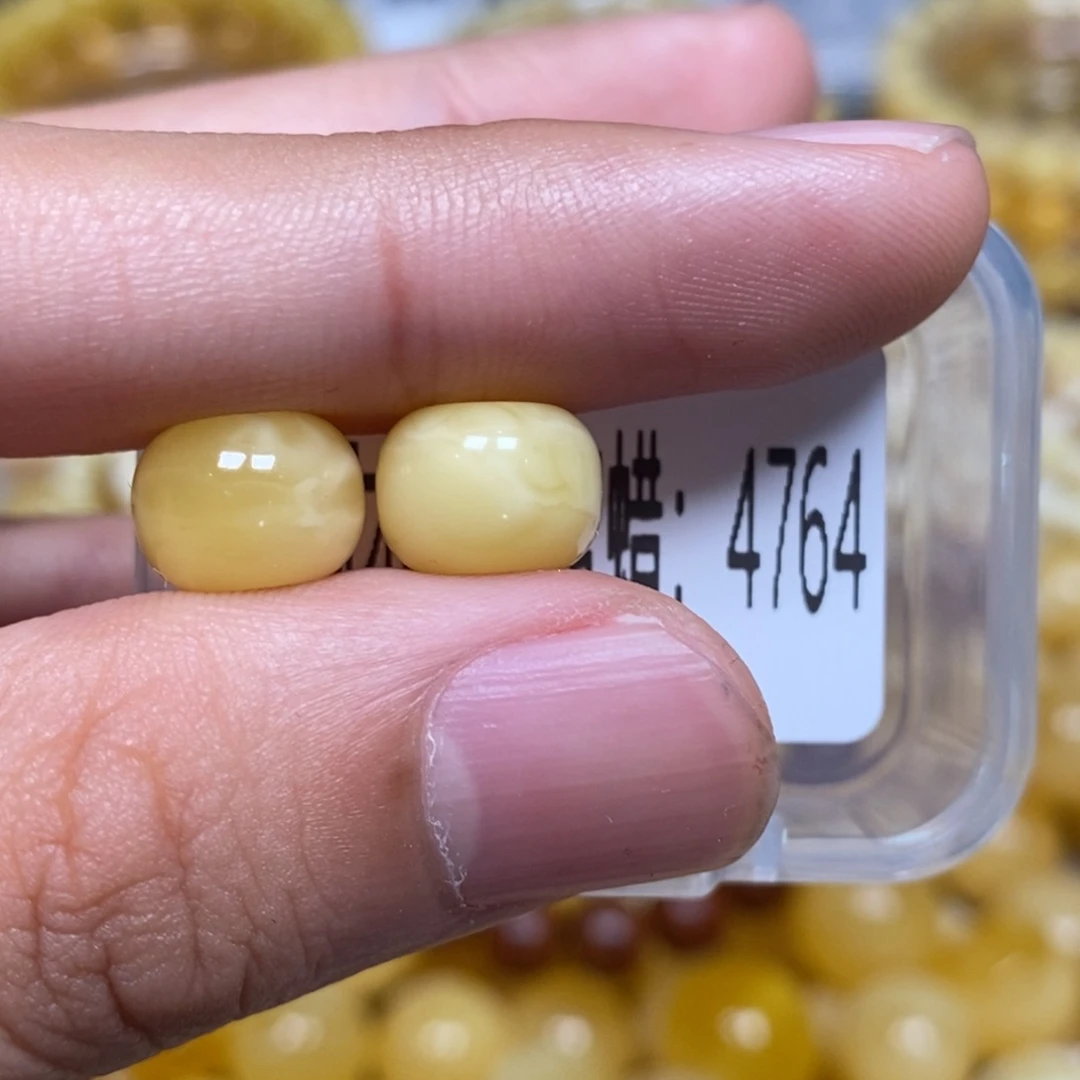 西***姐蜜蜡未镶嵌珠宝奇石4764