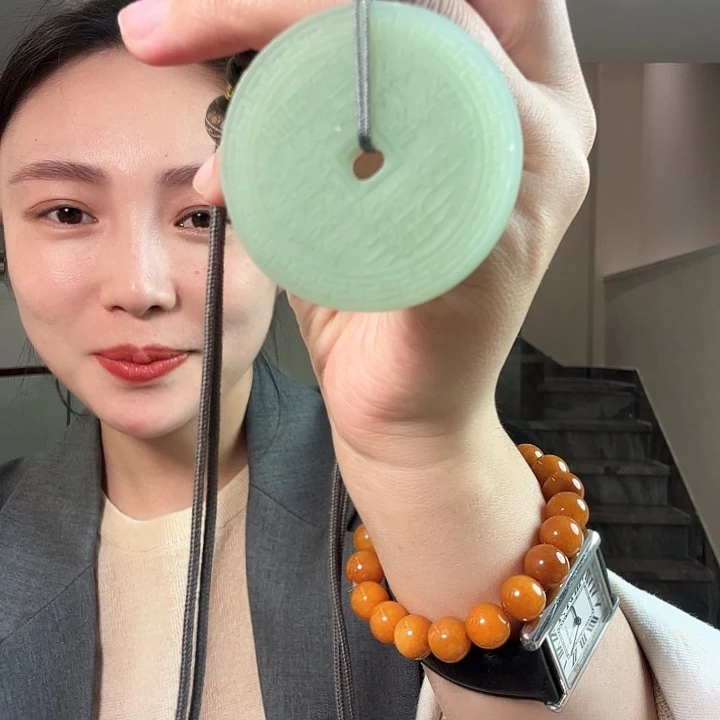 g***n蛇纹石玉未镶嵌颈饰