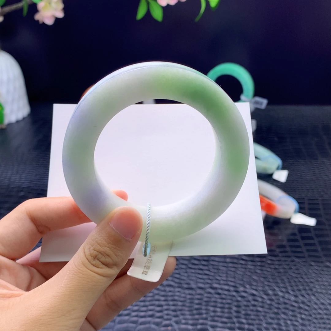 未镶嵌手镯定制翡翠