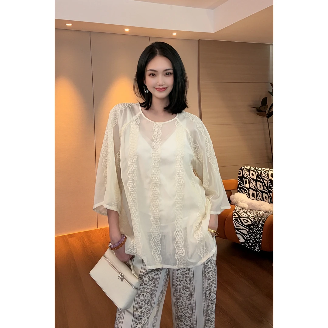 紫紫 薄如蝉翼 圆领设计镂空拼花透纱罩衫 ZD04SZYL362