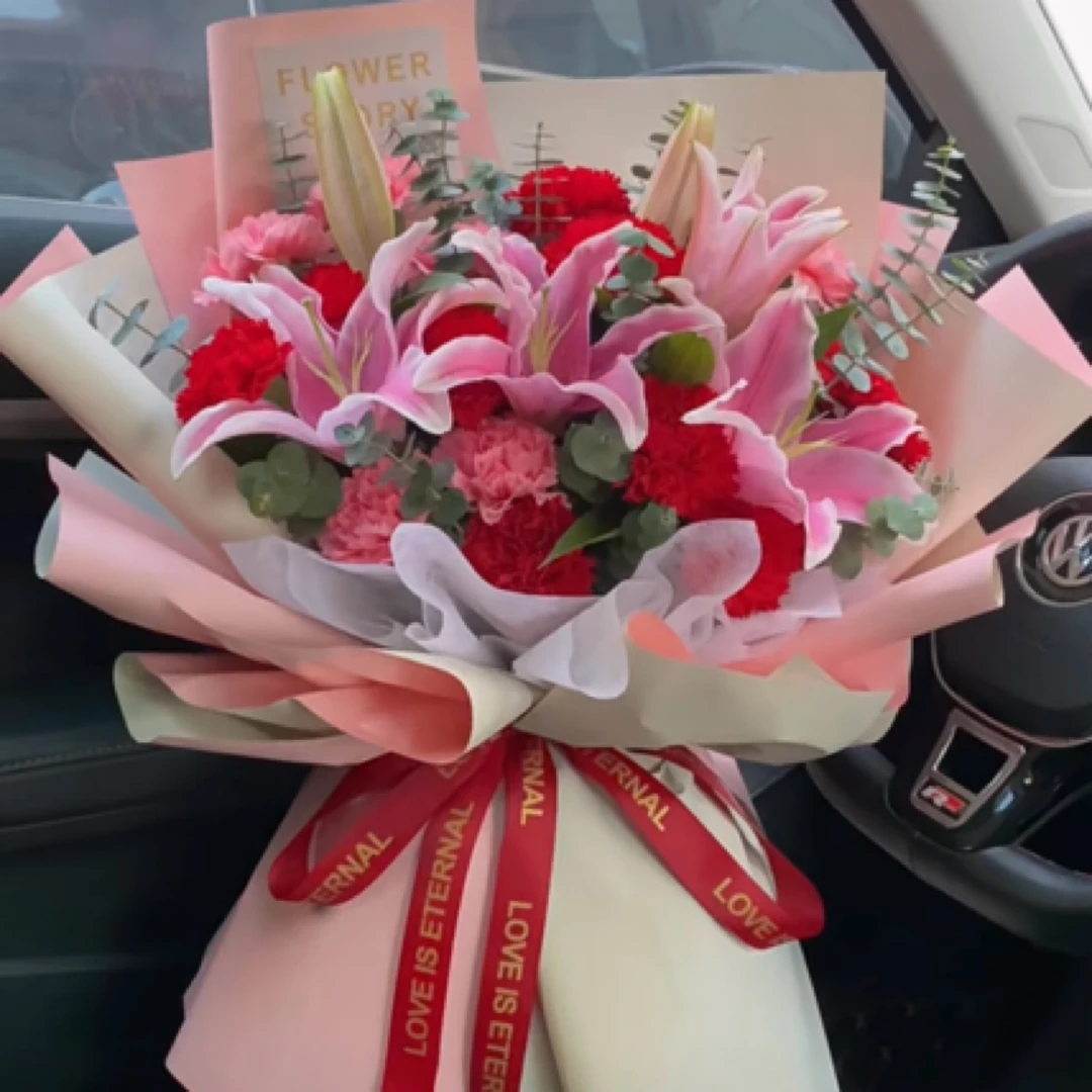 【陪伴】（母亲节）百合康乃馨混合花束.下单备注款式