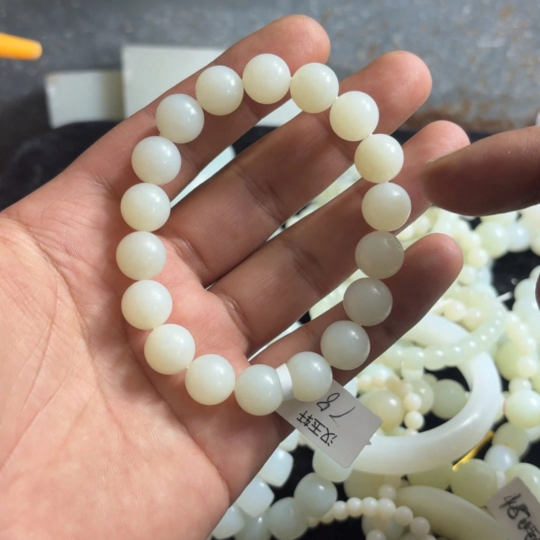 温***1和田玉未镶嵌手链卡12圆珠