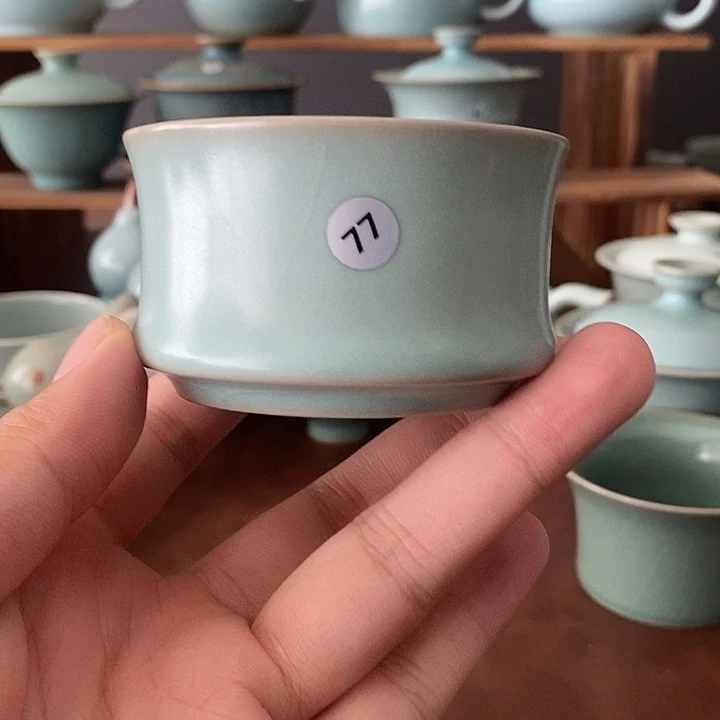 杯子微微瑕仿古束腰马蹄杯