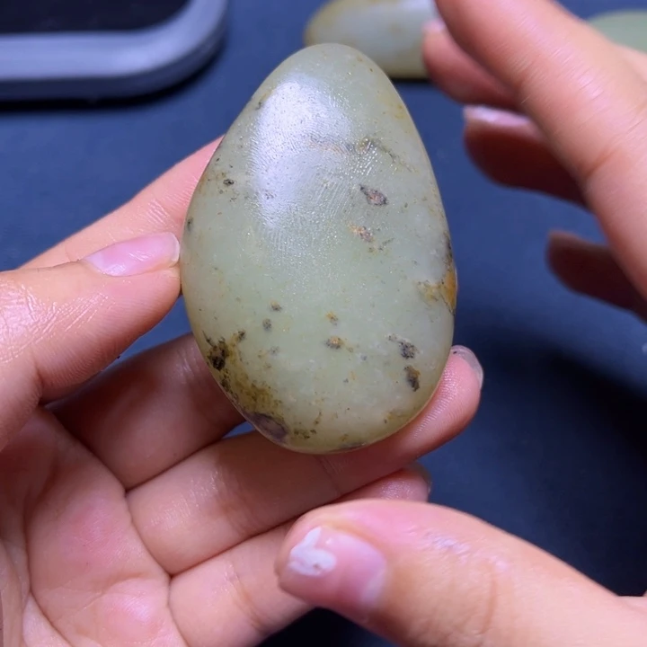 和田玉（糖玉）未镶嵌珠宝奇石