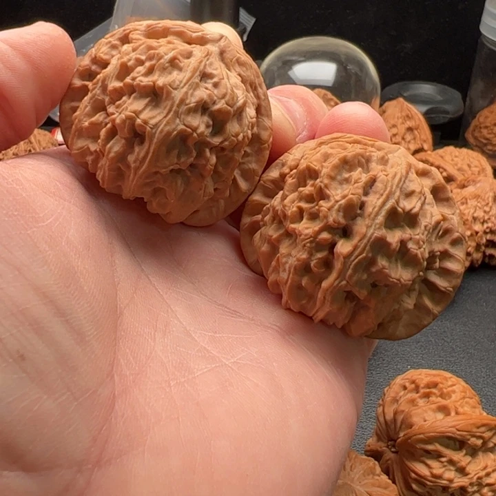 把件文玩核桃44+球白