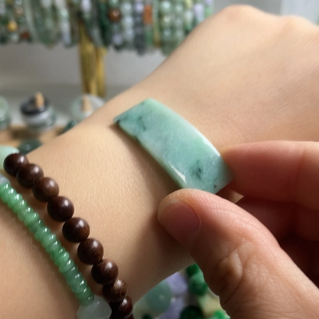 翡翠未镶嵌颈饰39手牌