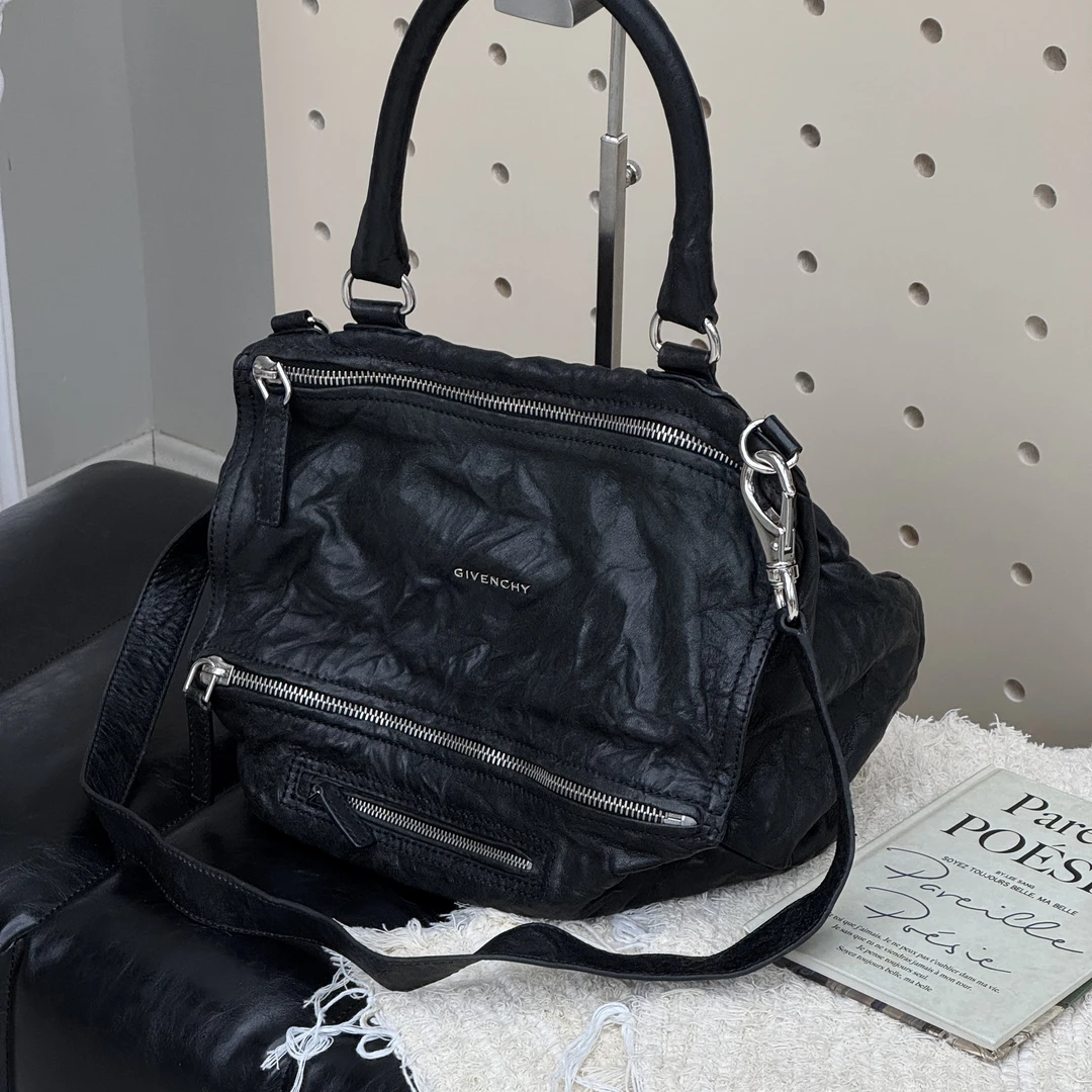 95新 Givenchy/纪梵希 觅时/黑银潘多拉魔盒斜挎/118738