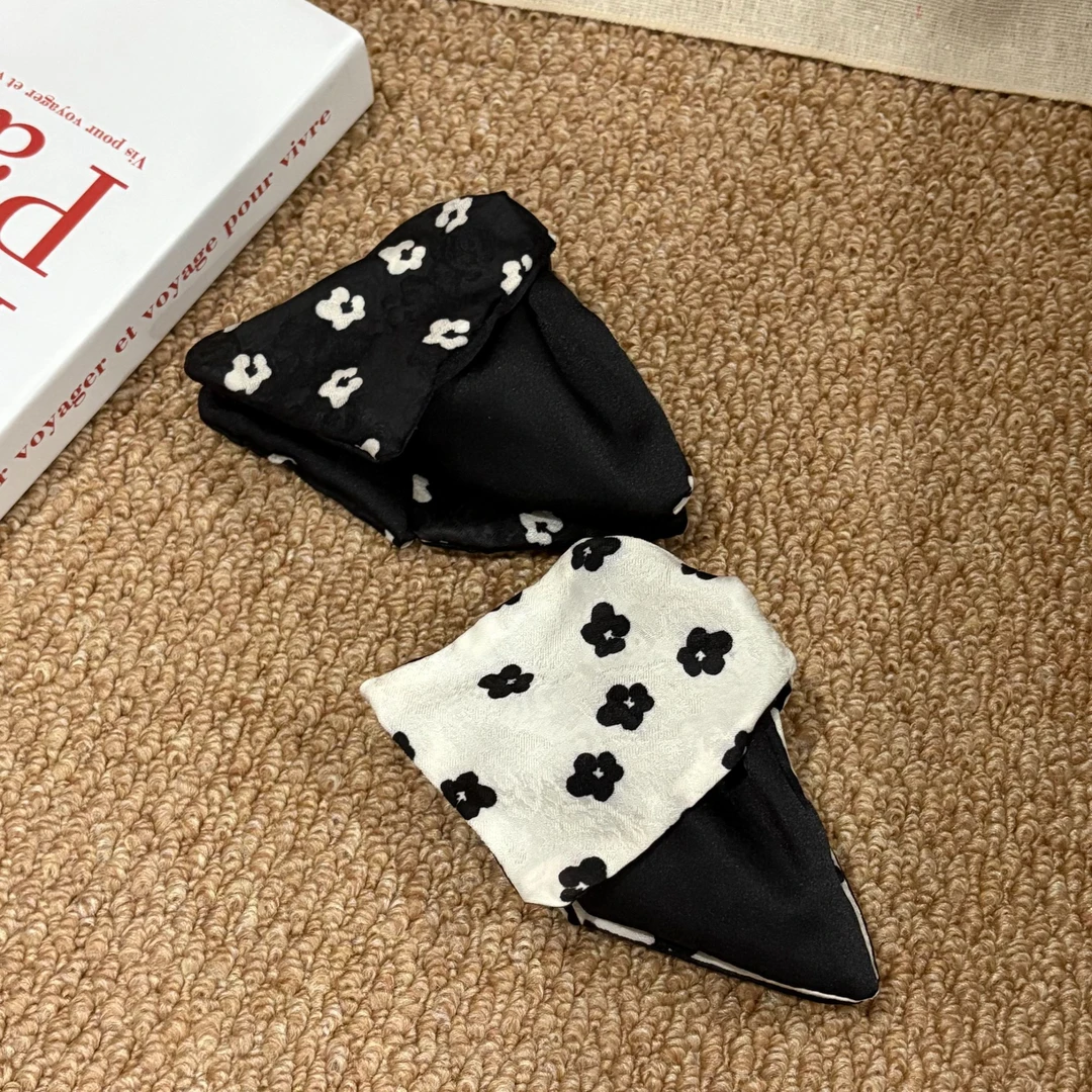 小香风印花三角抓夹女气质后脑勺盘发2025新款高级感鲨鱼发夹头饰