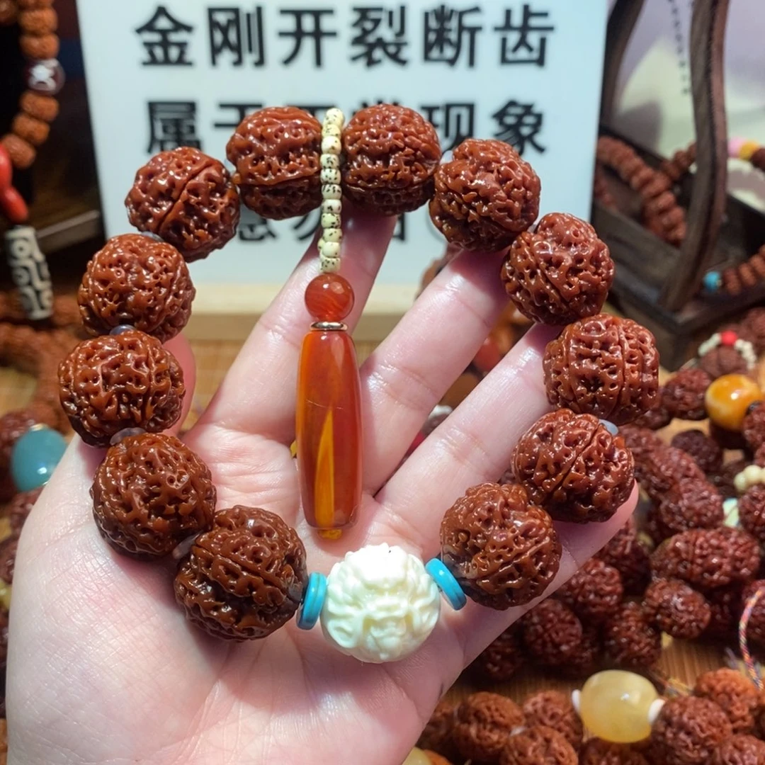 金刚菩提手串225瓣红跑环白龙