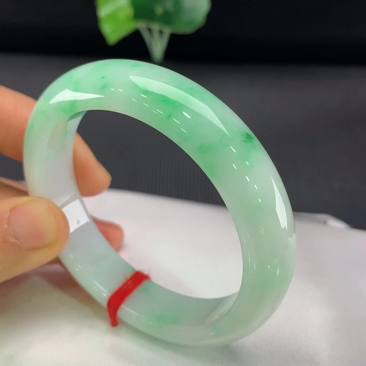 翡翠未镶嵌手镯正圈53