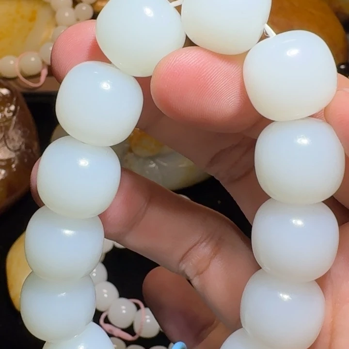 没***浪和田玉未镶嵌颈饰