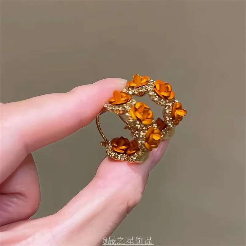 铜合金耳饰 气质轻奢时尚山茶花镶钻耳圈个性夸张耳环1366