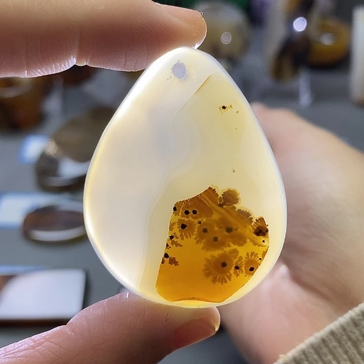 玛瑙/玉髓未镶嵌珠宝半成品181