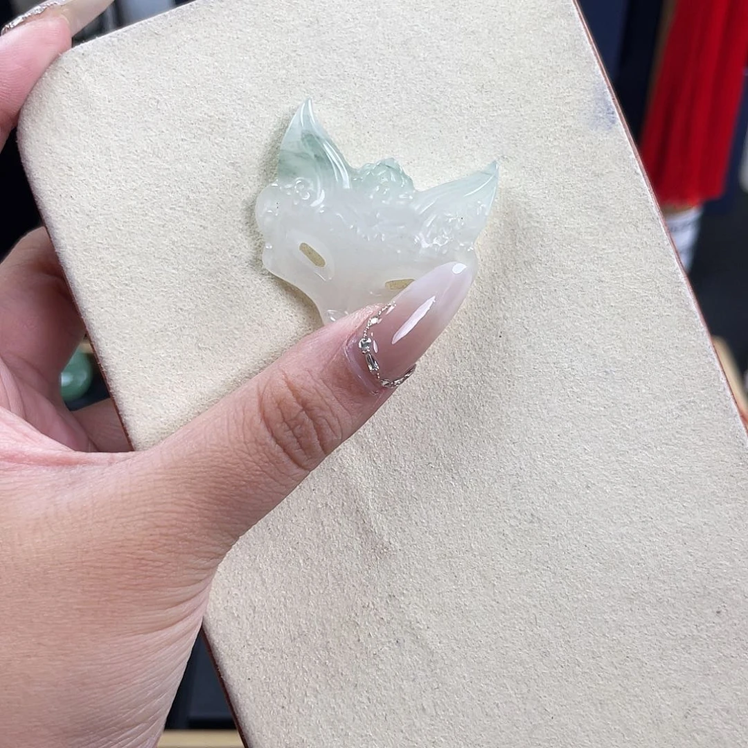 颈饰未镶嵌石英质玉T****0